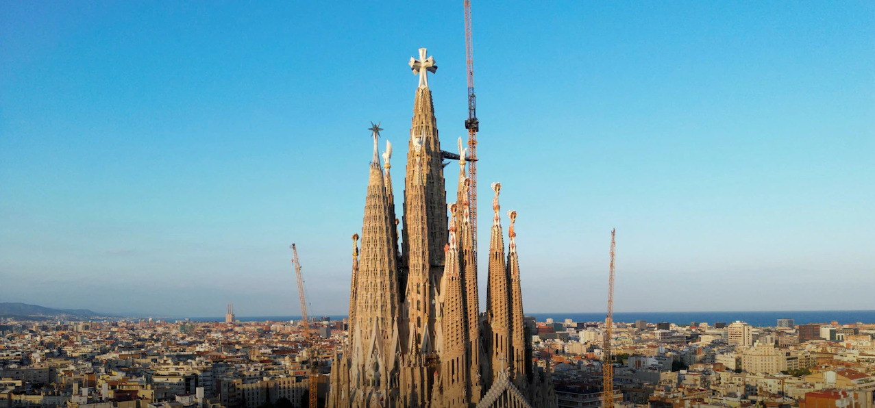 Gaudí’nin yüzyıllık hayali: Sagrada Família’nın İsa Kulesi açıldı